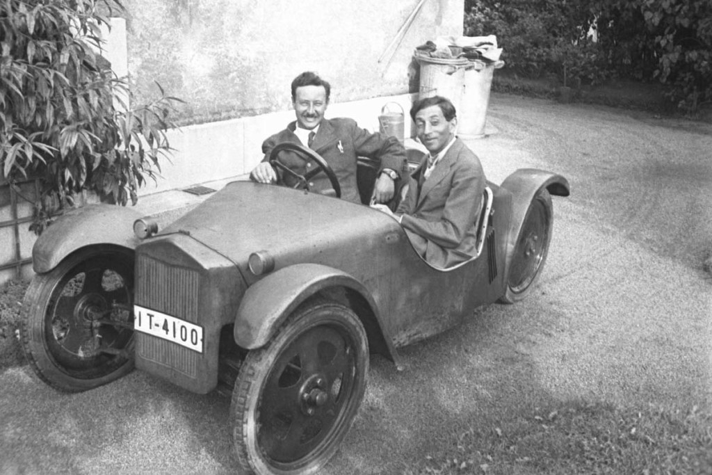 Josef Ganz behind the wheel of the Maikäfer together with streamlining pioneer Paul Jaray, 1931