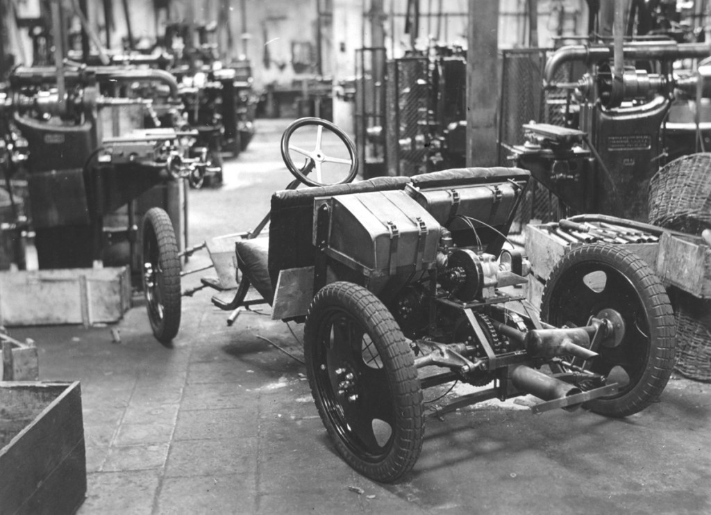 Chassis of the Ardie-Ganz prototype under construction at Ardie, 1930