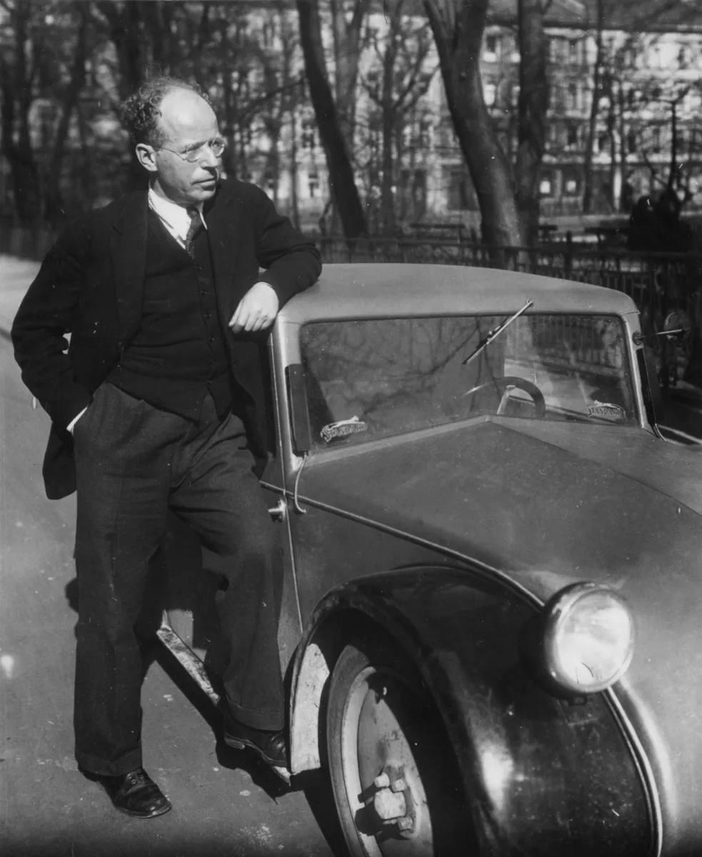 Martin Elsässer with his Standard Superior (1933)